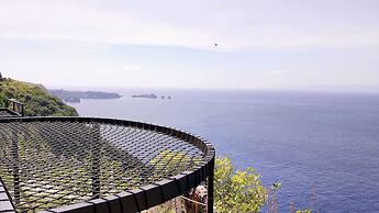 Suwehan Cliff Inn with Hammock Penida