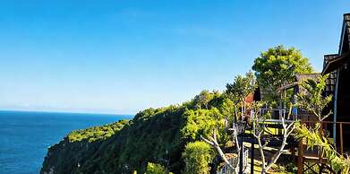 Suwehan Cliff Inn with Hammock Penida