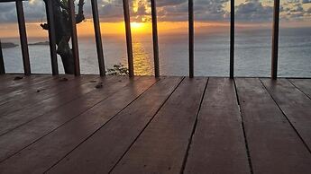 Suwehan Cliff Inn with Hammock Penida