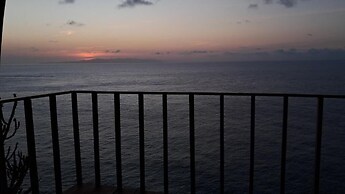 Suwehan Cliff Inn with Hammock Penida