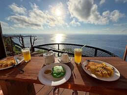Suwehan Cliff Inn with Hammock Penida