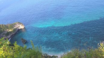 Suwehan Cliff Inn with Hammock Penida