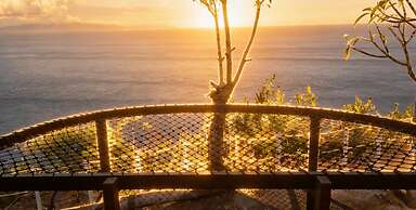 Suwehan Cliff Inn with Hammock Penida