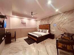 Sach Hotel & Resort Masoori