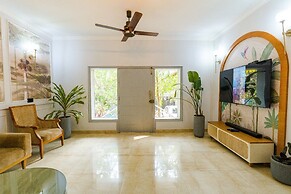 Casa Mog by Meraden