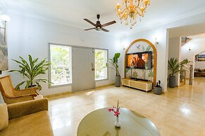 Casa Mog by Meraden