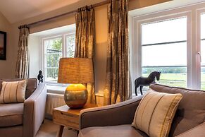 Cowdray Lodge Bed & Breakfast