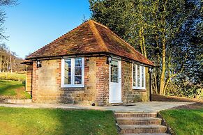 Cowdray Lodge Bed & Breakfast