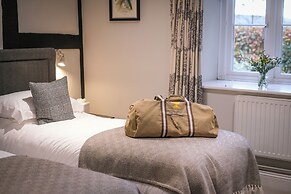 Cowdray Lodge Bed & Breakfast