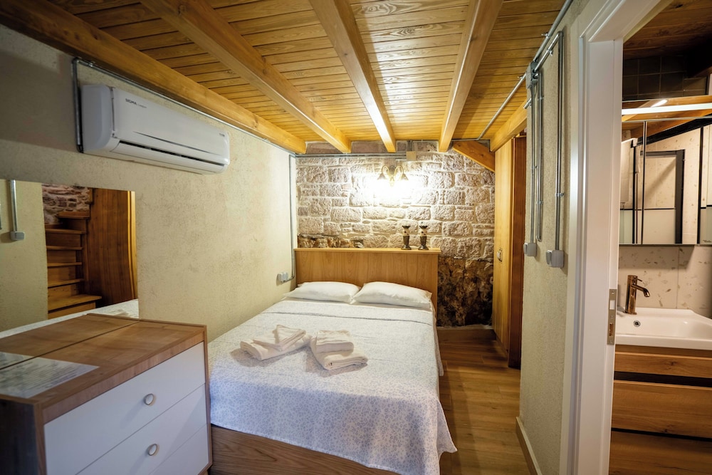 Derya Guest House
