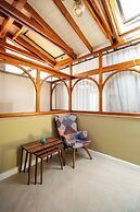 Derya Guest House