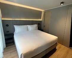 One Manquehue EXC Bright 1BR Apartment
