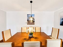 Hillside Elegance Apartment
