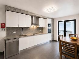 Hillside Elegance Apartment