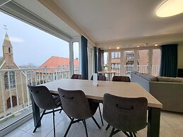 Bright Apartment With Side Sea View