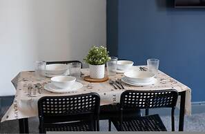 Stylish 3BR Gateshead Home Free Parking Sleeps 6