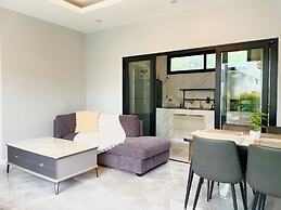 Larnthong Villas