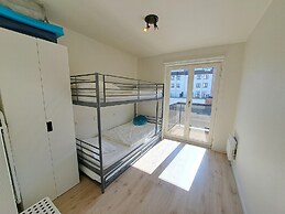 Sunny Coastal Apartment for 6