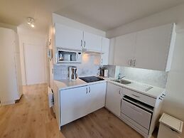 Sunny Coastal Apartment for 6