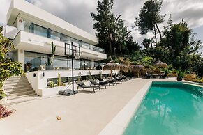 Modern Luxury Villa with Panoramic  View