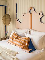 Al Porta Townhouse by Cadenzalux