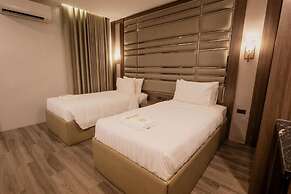 El Vistra Hotel