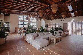 Pranik Living Co-mmunity