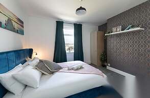 Spacious 4BR Newcastle Home Sleeps 7