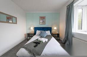 Spacious 4BR Newcastle Home Sleeps 7