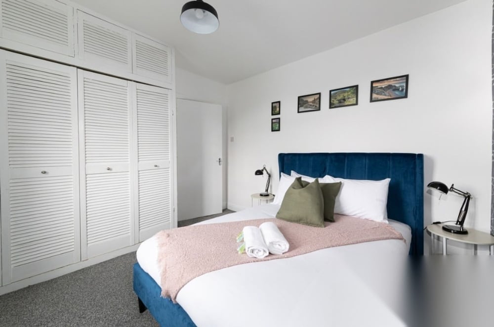 Spacious 4BR Newcastle Home Sleeps 7