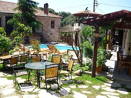 Akropolis Hotel