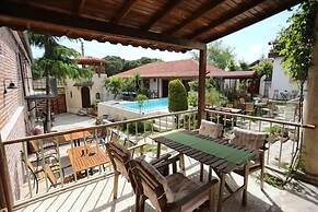 Akropolis Hotel