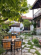 Akropolis Hotel