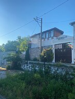 Akropolis Hotel