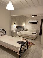 Akropolis Hotel
