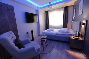 Luna Suites Hotel