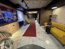 Luna Suites Hotel