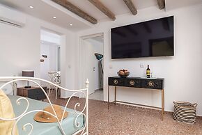 Samos Sandy Angel - Seaside Garden Retreat