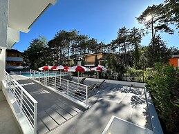 Pool Flat 400m From Beach