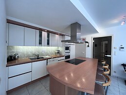 Central Apartment Near the Beach