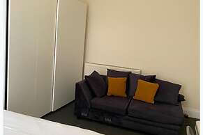 6 Bed - 5 Bath - Sleeps 6 - Free Parking