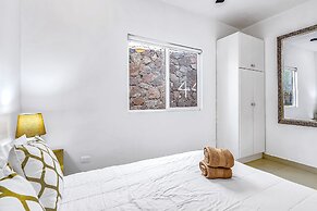 Dog-friendly Ocean-view Retreat With Pool Access Plus Rooftop Deck, AC