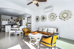 Dog-friendly Ocean-view Retreat With Pool Access Plus Rooftop Deck, AC