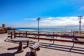 Dog-friendly Ocean-view Retreat With Pool Access Plus Rooftop Deck, AC
