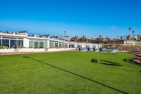 Dog-friendly Ocean-view Retreat With Pool Access Plus Rooftop Deck, AC