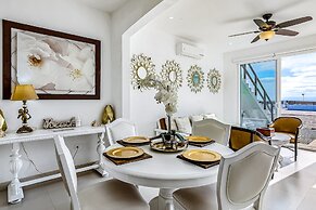 Dog-friendly Ocean-view Retreat With Pool Access Plus Rooftop Deck, AC