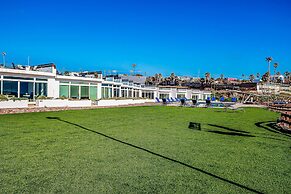Dog-friendly Oceanfront Villa With Pool Access, Rooftop Patio, Full Ki