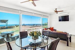 Dog-friendly Oceanfront Villa With Pool Access, Rooftop Patio, Full Ki