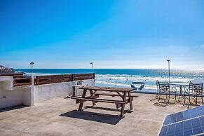 Dog-friendly Oceanfront Villa With Pool Access, Rooftop Patio, Full Ki