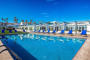Dog-friendly Oceanfront Villa With Pool Access, Rooftop Patio, Full Ki